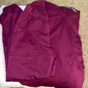 Scrubstar Women’s Scrub Top and Jogger Bottoms